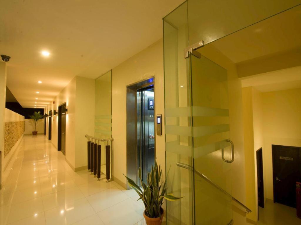 Infinity Suites Davao Ngoại thất bức ảnh