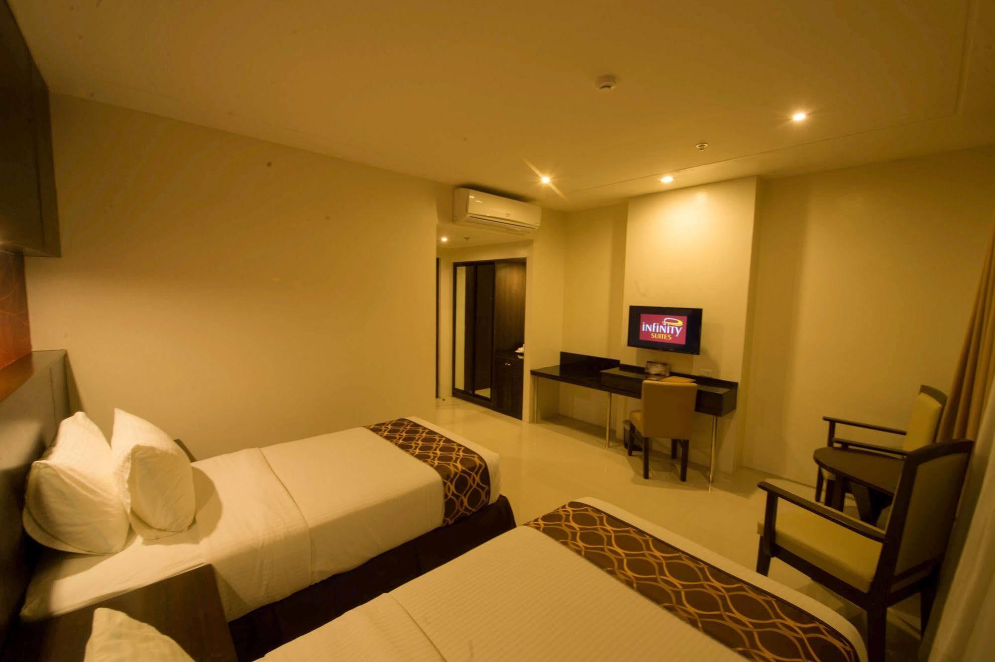 Infinity Suites Davao Ngoại thất bức ảnh
