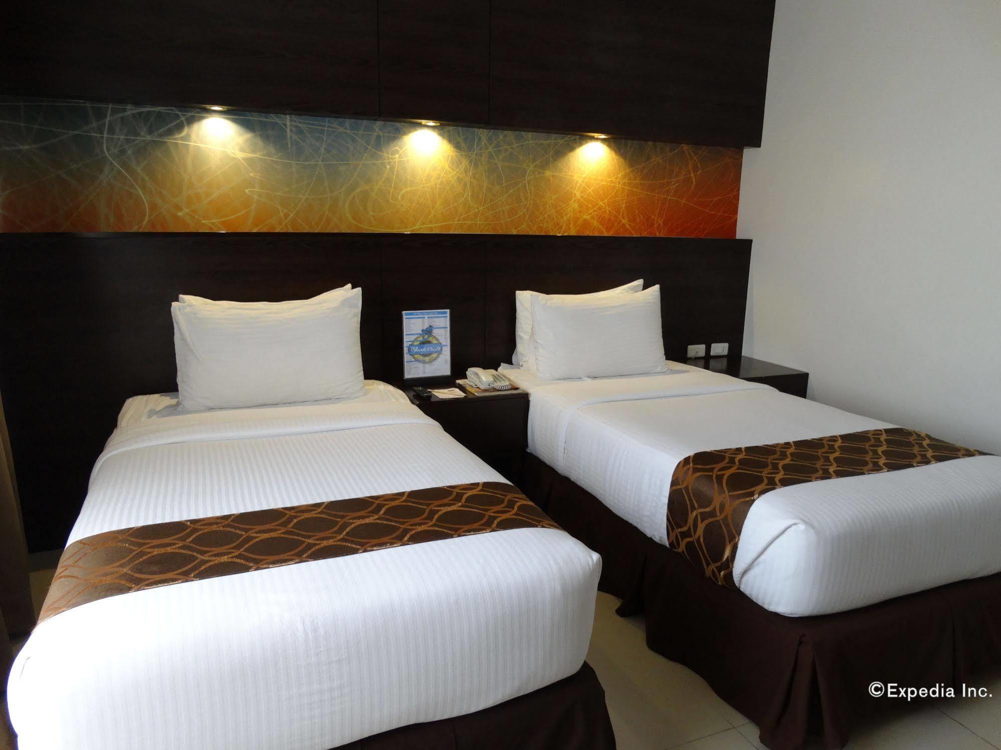 Infinity Suites Davao Ngoại thất bức ảnh