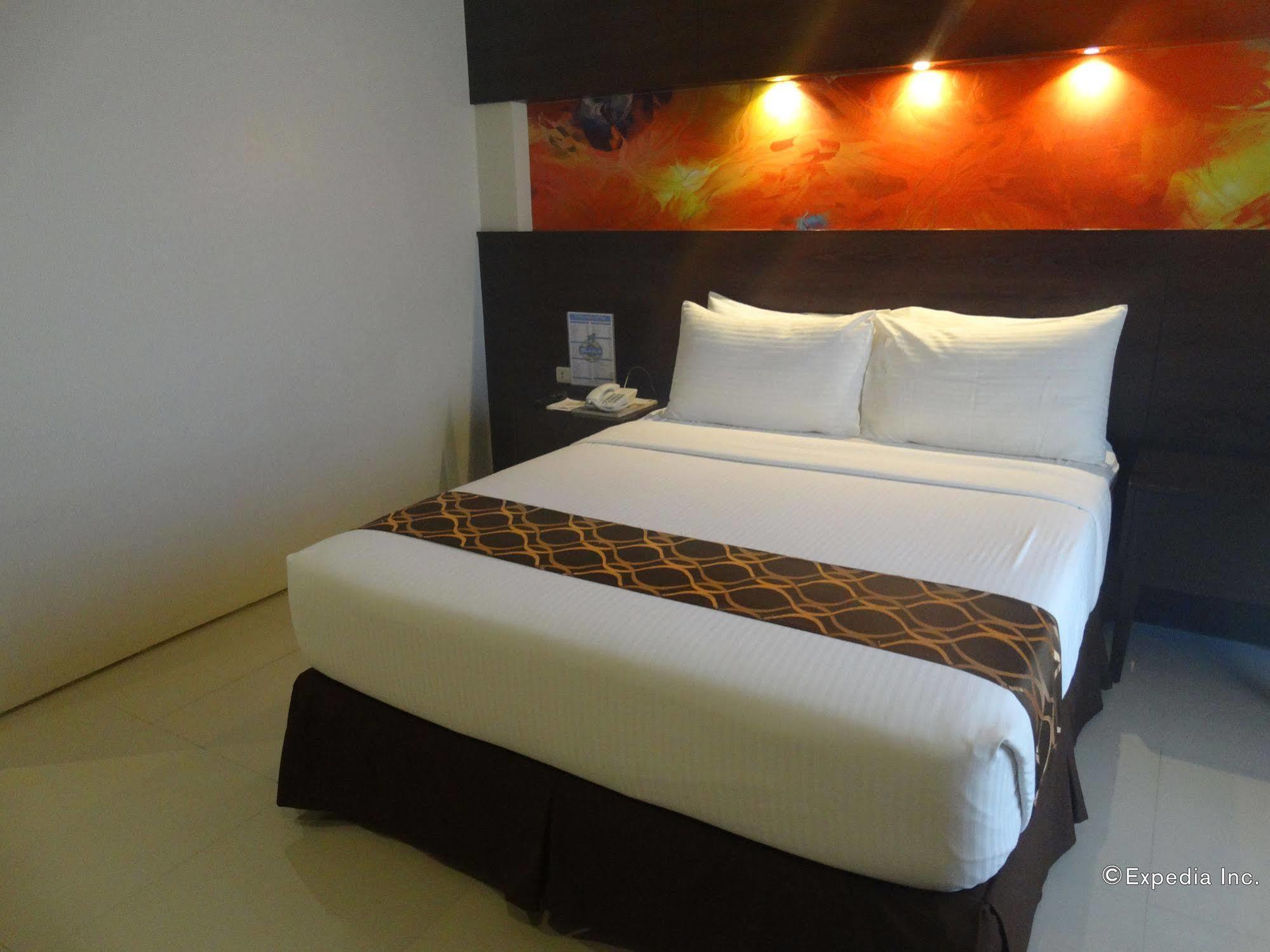 Infinity Suites Davao Ngoại thất bức ảnh