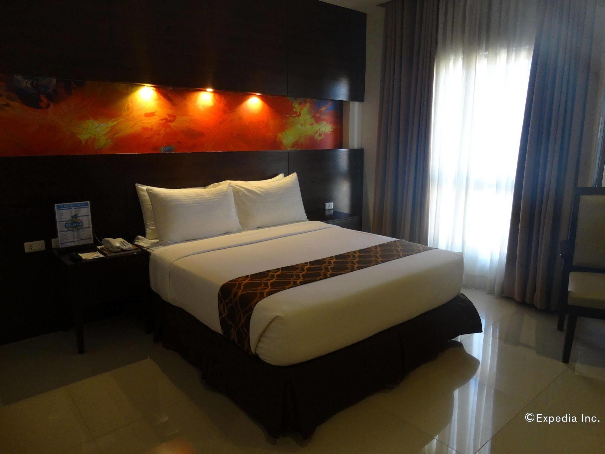 Infinity Suites Davao Ngoại thất bức ảnh