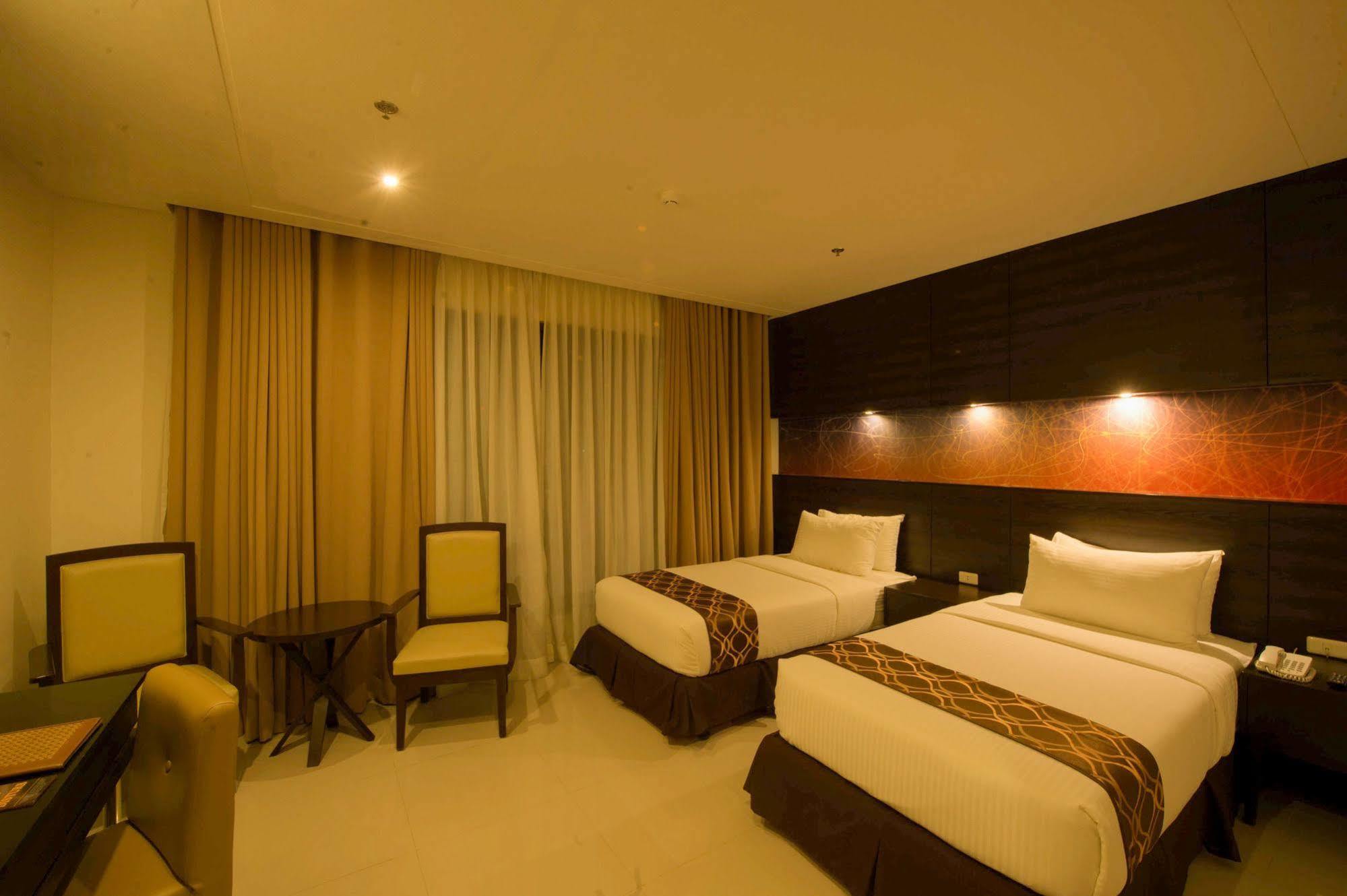 Infinity Suites Davao Ngoại thất bức ảnh