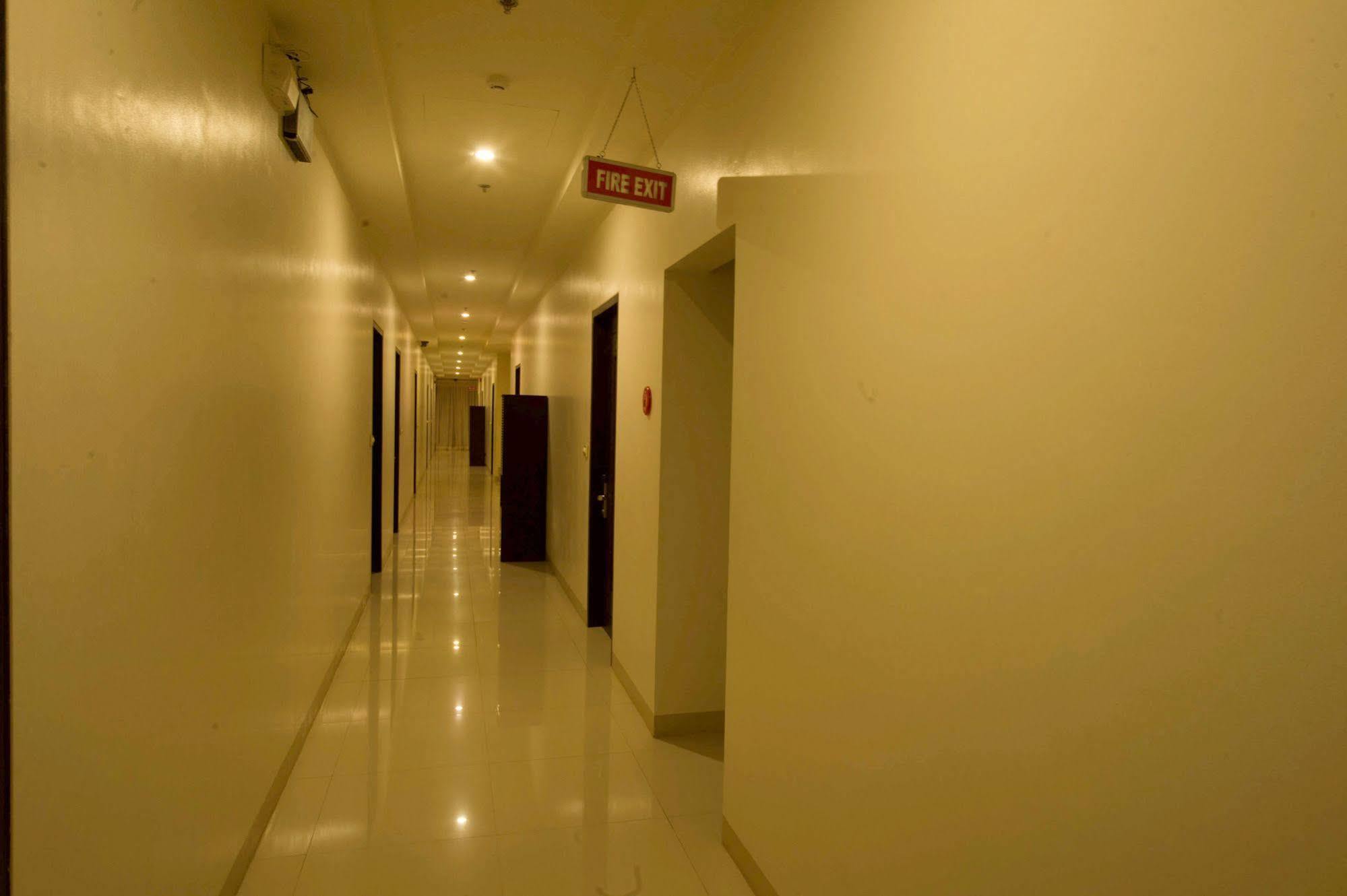 Infinity Suites Davao Ngoại thất bức ảnh